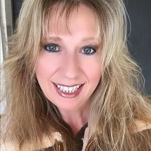 Meet your Posher, Tina